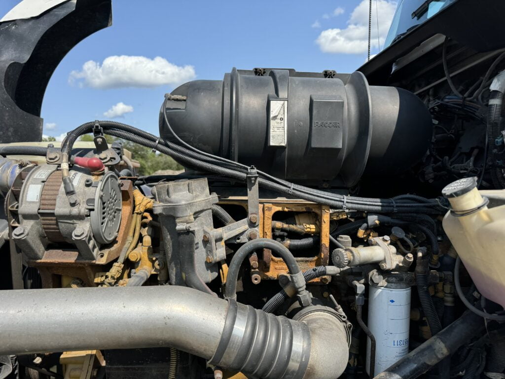 2009 Kenworth T-800 Truck – Driven Equipment Solutions Ltd.