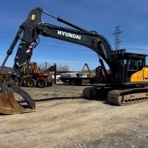 2016 Hyundai HX260-L Excavator *Hydraulic Thumb/2022 Boom & Stick*